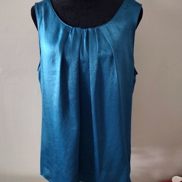 Sleeveless Teal Blouse - Picture 4 of 6